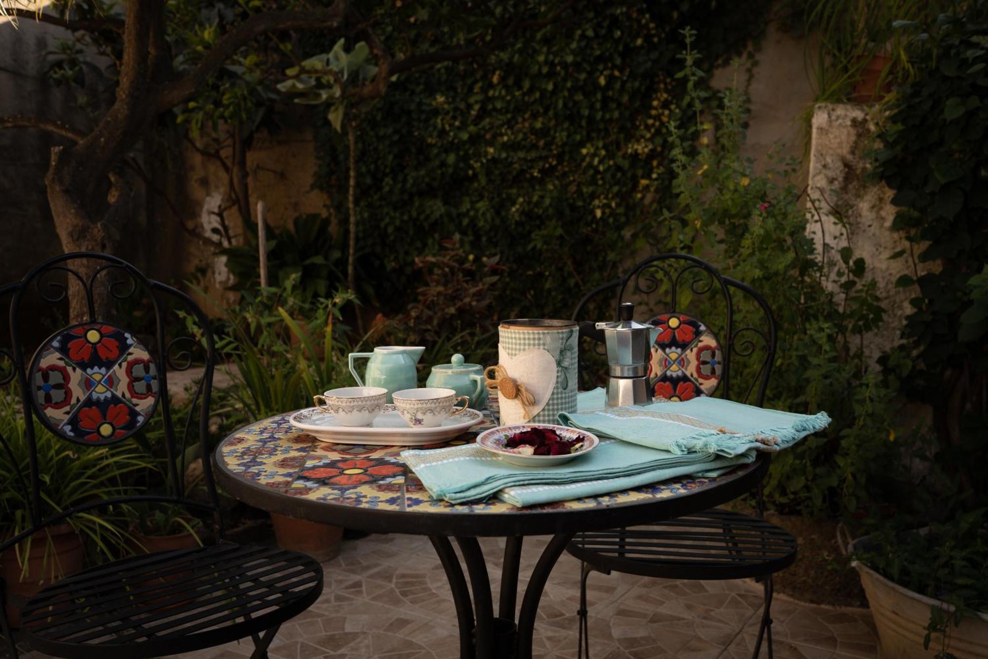 Sa Domu De Ladiri - Matrimoniale Con Giardino Bed & Breakfast Musei Bagian luar foto